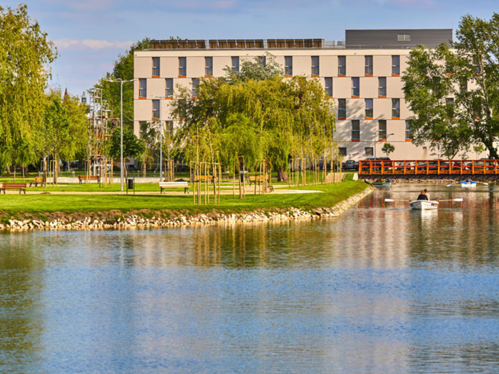 Best Western Plus Lakeside Hotel